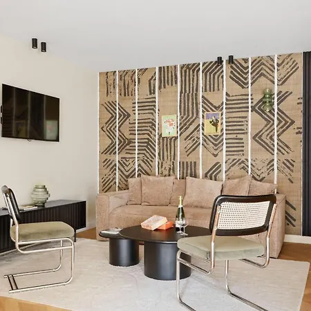 Basfroi Cosy Apartment 2-2